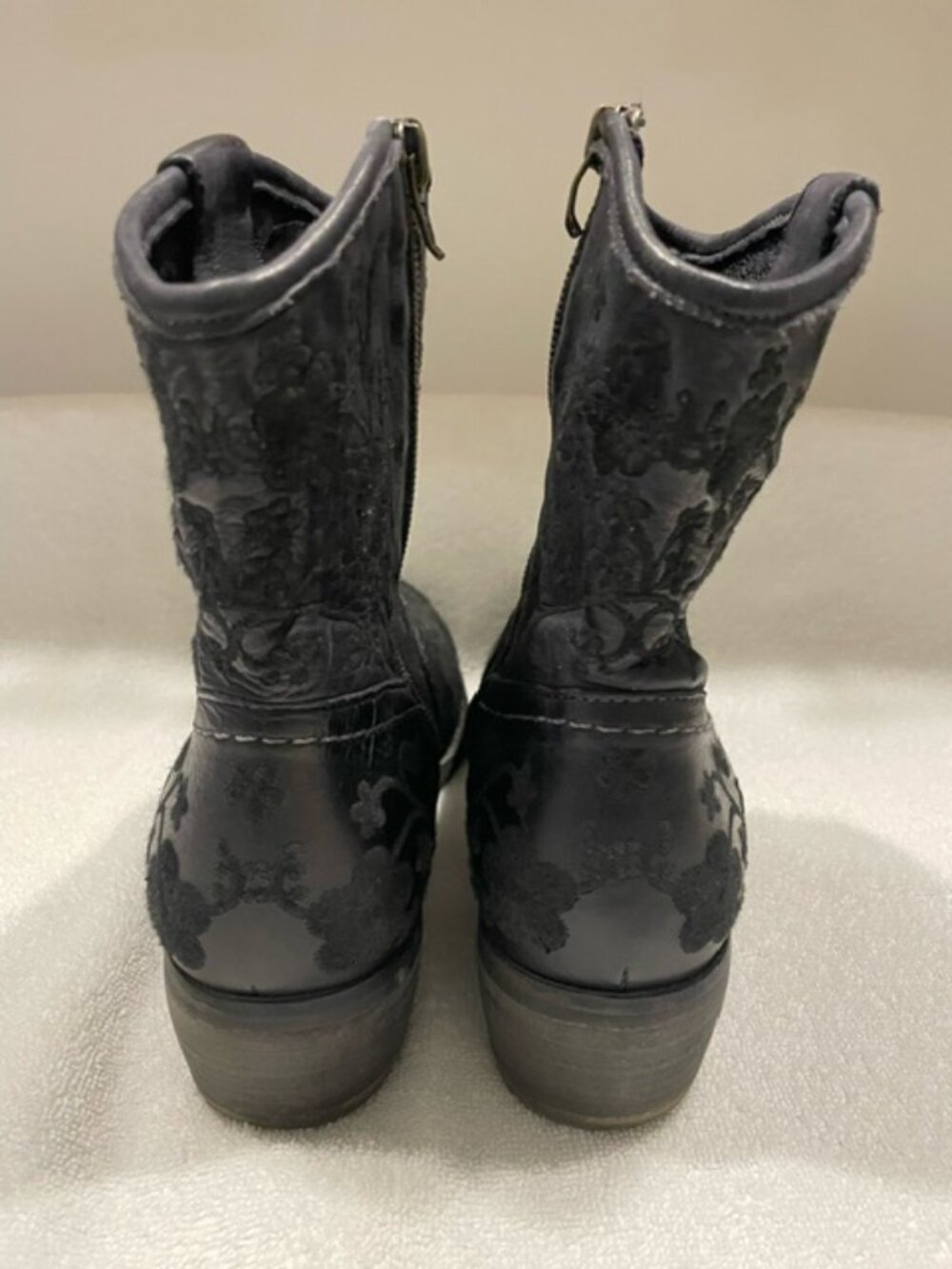 Taos black Privilege Leather Embroidered Western Ankle Boots Size 8-8.5 39 - Picture 8 of 8